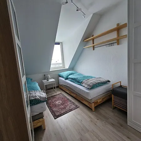 Ideal Fuer Monteure Apartmenthaus 1-2 Mit Kueche, Waschmaschine, Bad, Wifi, Flat Tv Usw *