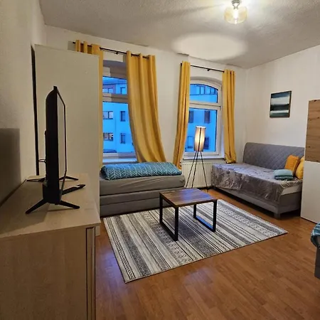 Ideal Fuer Monteure Apartmenthaus 1-2 Mit Kueche, Waschmaschine, Bad, Wifi, Flat Tv Usw Appartement