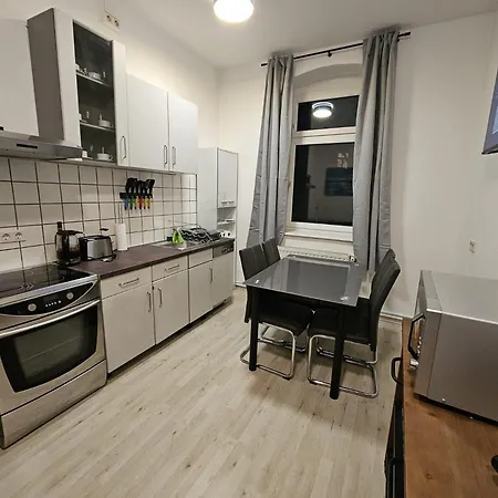 Appartement Ideal Fuer Monteure Apartmenthaus 1-2 Mit Kueche, Waschmaschine, Bad, Wifi, Flat Tv Usw Delitzsch