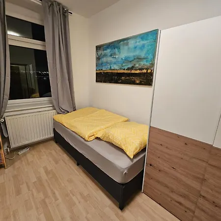 Ideal Fuer Monteure Apartmenthaus 1-2 Mit Kueche, Waschmaschine, Bad, Wifi, Flat Tv Usw Delitzsch