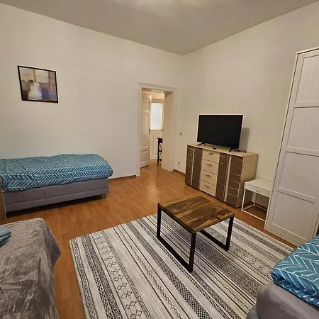 Ideal Fuer Monteure Apartmenthaus 1-2 Mit Kueche, Waschmaschine, Bad, Wifi, Flat Tv Usw Delitzsch