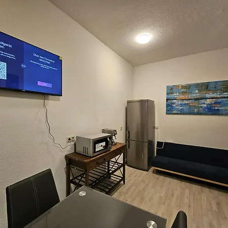 Ideal Fuer Monteure Apartmenthaus 1-2 Mit Kueche, Waschmaschine, Bad, Wifi, Flat Tv Usw *