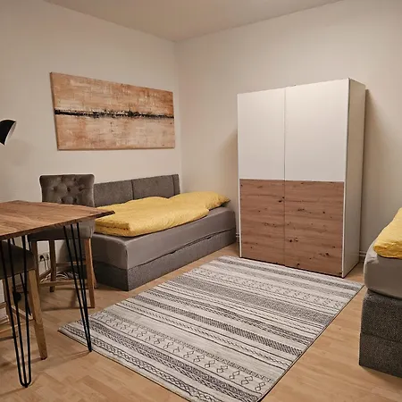 Ideal Fuer Monteure Apartmenthaus 1-2 Mit Kueche, Waschmaschine, Bad, Wifi, Flat Tv Usw