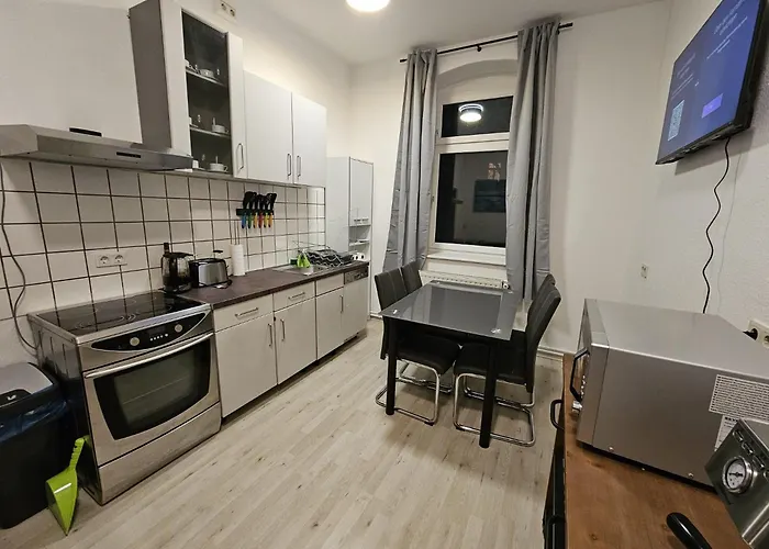 Апартаменты Ideal Fuer Monteure Apartmenthaus 1-2 Mit Kueche, Waschmaschine, Bad, Wifi, Flat Tv Usw Делич