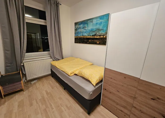 Ideal Fuer Monteure Apartmenthaus 1-2 Mit Kueche, Waschmaschine, Bad, Wifi, Flat Tv Usw Делич