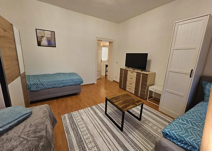 Ideal Fuer Monteure Apartmenthaus 1-2 Mit Kueche, Waschmaschine, Bad, Wifi, Flat Tv Usw Делич